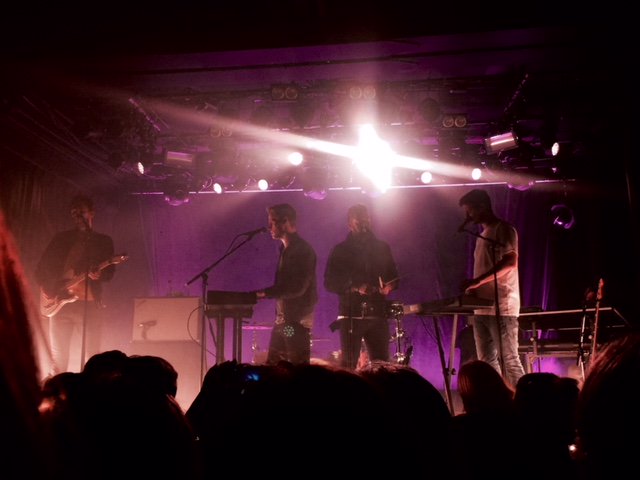 ZezaMeeMusic's tweet photo. A cosy night with the Irish band Kodaline an October night in Stockholm, Sweden. Supporting act, Ryan McMullan.Check out the blog on https://t.co/DPf8zJvIhv or on YouTube, Zezamee Music #kodaline #stevegarrigan #ryanmcmullan #zezamee #zezameemusic #kagelbanan #yournewworldofmusic https://t.co/RPoGhFhtib