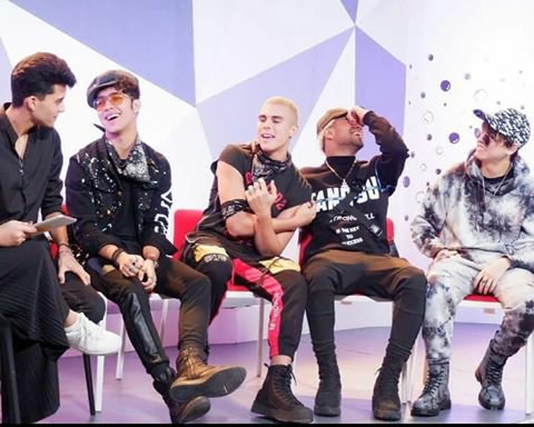 ShawnaxZienziou's tweet photo. Por favor, momentos así siempre 
#CNCO #TheLatinArtist #PCAs @CNCOmusic @peopleschoice https://t.co/V31z846B0O