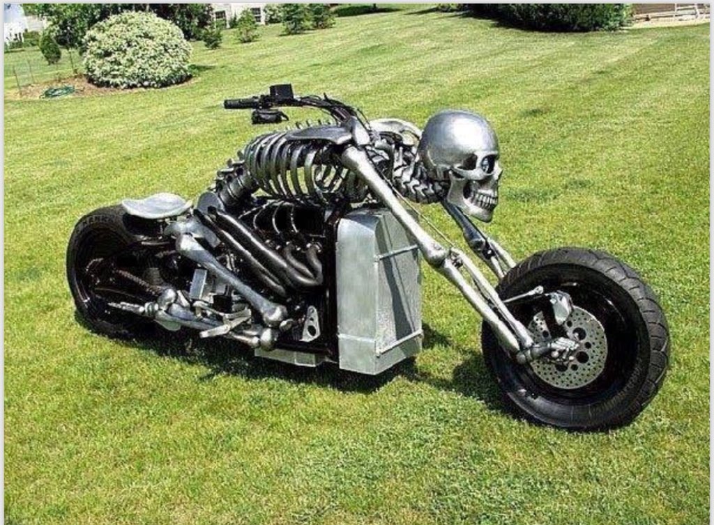 KiberMoon's tweet photo. @MrJim1973 Me too Mr Jim 😎🏍💨✌
#scullart #motorcycle https://t.co/2VfR8AJzVu