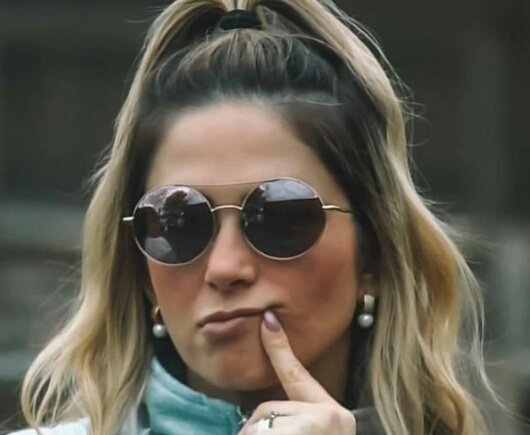 Rafaellilha's tweet photo. Ana Paula entro na Fazenda achando que ia ser igual o outro reality que ela participou, ia pisar em cima de todo mundo e tudo mais, mas ela encontrou pessoas que batem de frente e tem opiniões diferentes e muito menos baixam a cabeça.🔫🔫🔫💋 https://t.co/BDwEiMCoS0