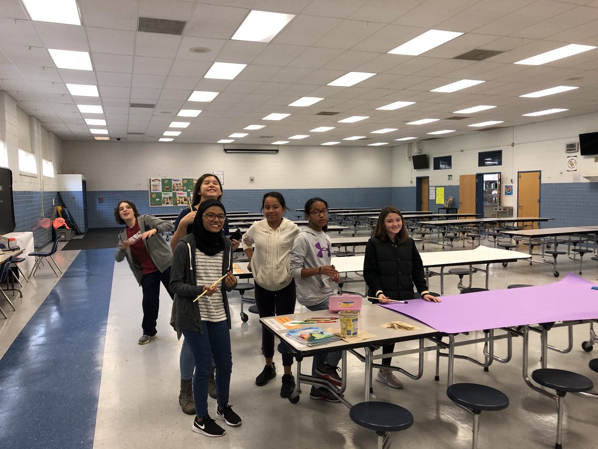 marygarecht's tweet photo. Some of my ROCKSTAR 🤩 #GPFORClub members getting ready for our @rachelschalleng Assembly tomorrow! 🙌 #bekind #bethechange #GPYouKnow #LionPride #makeadifference #chainreaction @GrahamParkMS https://t.co/u0aqlSb41c