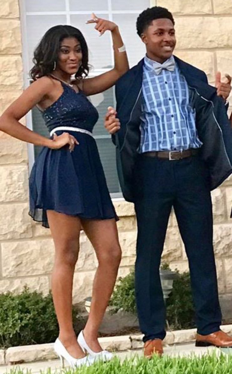 SeoulfullyMixed's tweet photo. Exactly 2 years ago today ... juniors then .. Freshman students athletes now 🏐🏈 #Rep254 #HeightsKids #TheyThinkTheyGrownNow🙄 #Hoco2K16 #TheyWasHellaCute @_sshheeiillaa_ @jameelhodgesII 💙 https://t.co/oNF0ifJJ2d