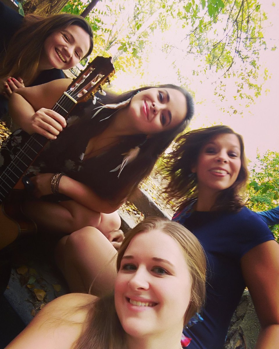 Our tour it's starting off amazingly!! <a href="/RiekeKatz/">Rieke Katz</a> <a href="/Vei_Music_/">Vei Music</a> <a href="/MarionFiedlerTN/">Marion Fiedler</a>
