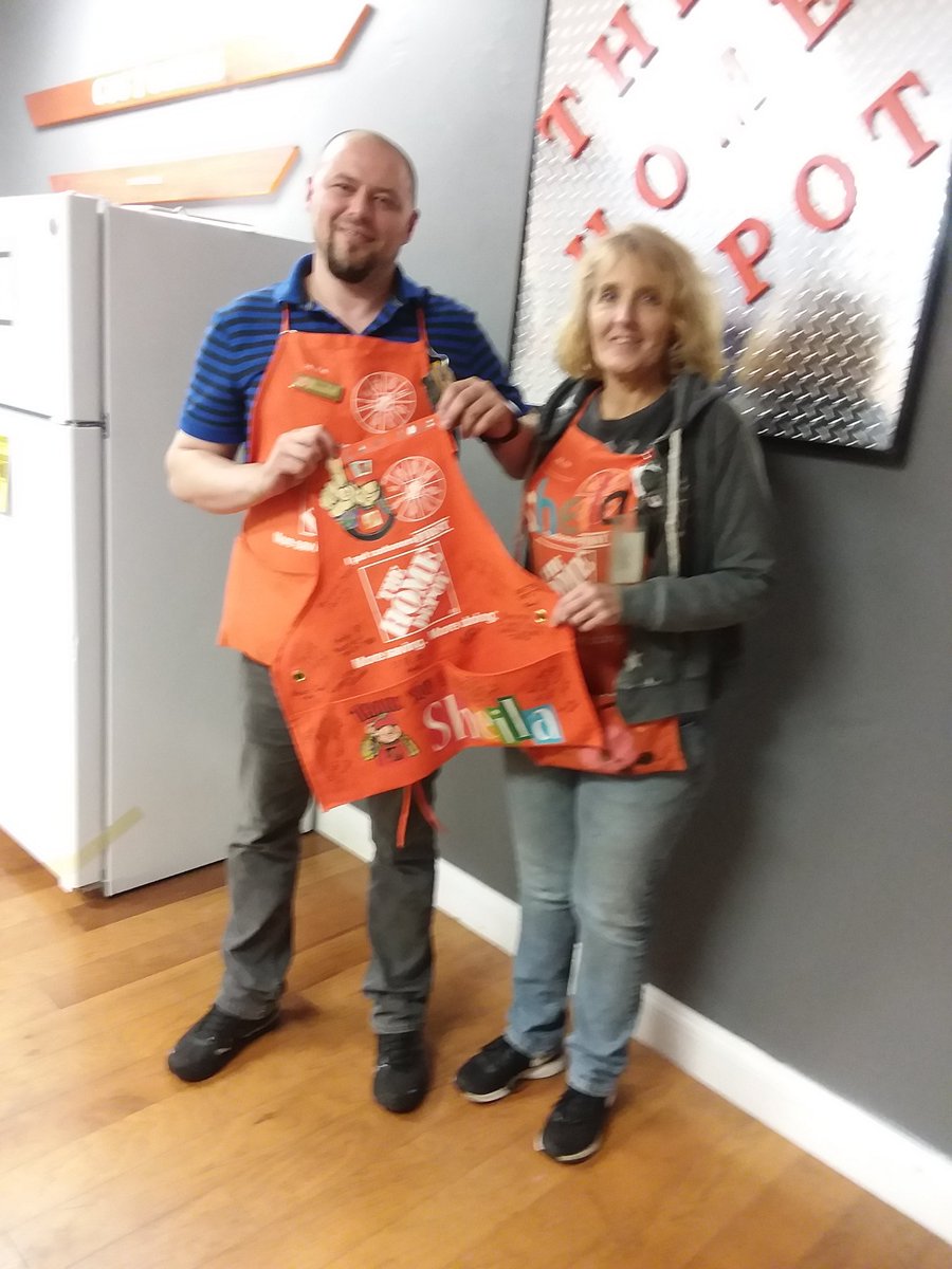 SheilaYork10's tweet photo. #4801PROUD - Cashier of the year for CAM! Way to go Sheila https://t.co/quQ5e8x0Gv