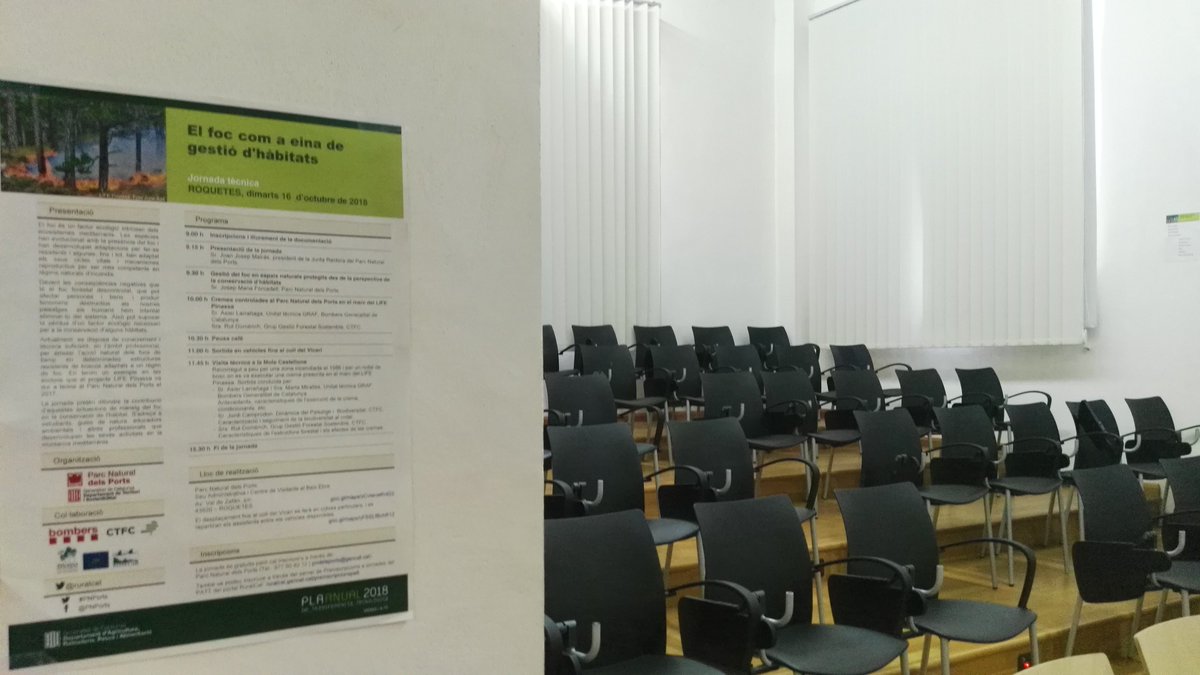 parcscat's tweet photo. A punt per començar la jornada #PATT2018 sobre El #foc com a eina de gestió d'hàbitats. Avui a #Roquetes omplirem la sala. #bomberscat #GRAF @ctforestal #ECAAmposta #PNPorts #LIFEpinassa https://t.co/1XUT8tUMeH