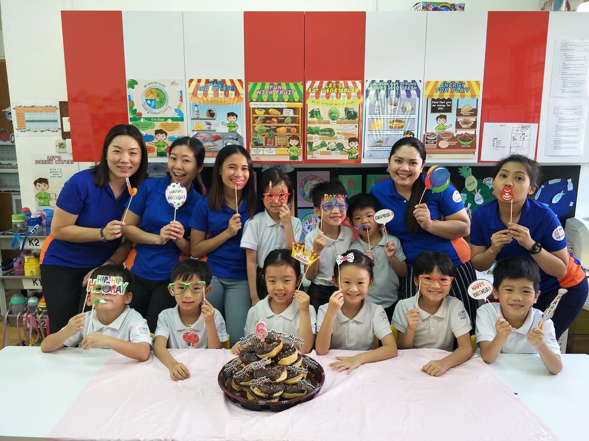 My little girl is going to miss her classmates so much when she graduates this year 😢 #thelittletroublemakers #possopreschool #clsl