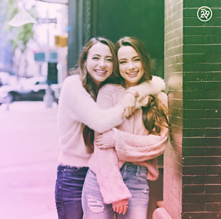 CimorMerrell's tweet image. How is it possible that they are so adorable.... also it’s a miracle that Nessa is letting Roni hug her 😂