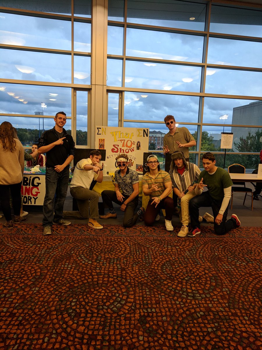 KappaLambda218's tweet photo. Come check out these groovy guys at mocktails in the Student Union ballrooms. They will be here until 8!! #gettinggroovy https://t.co/mqkYmHcaA5