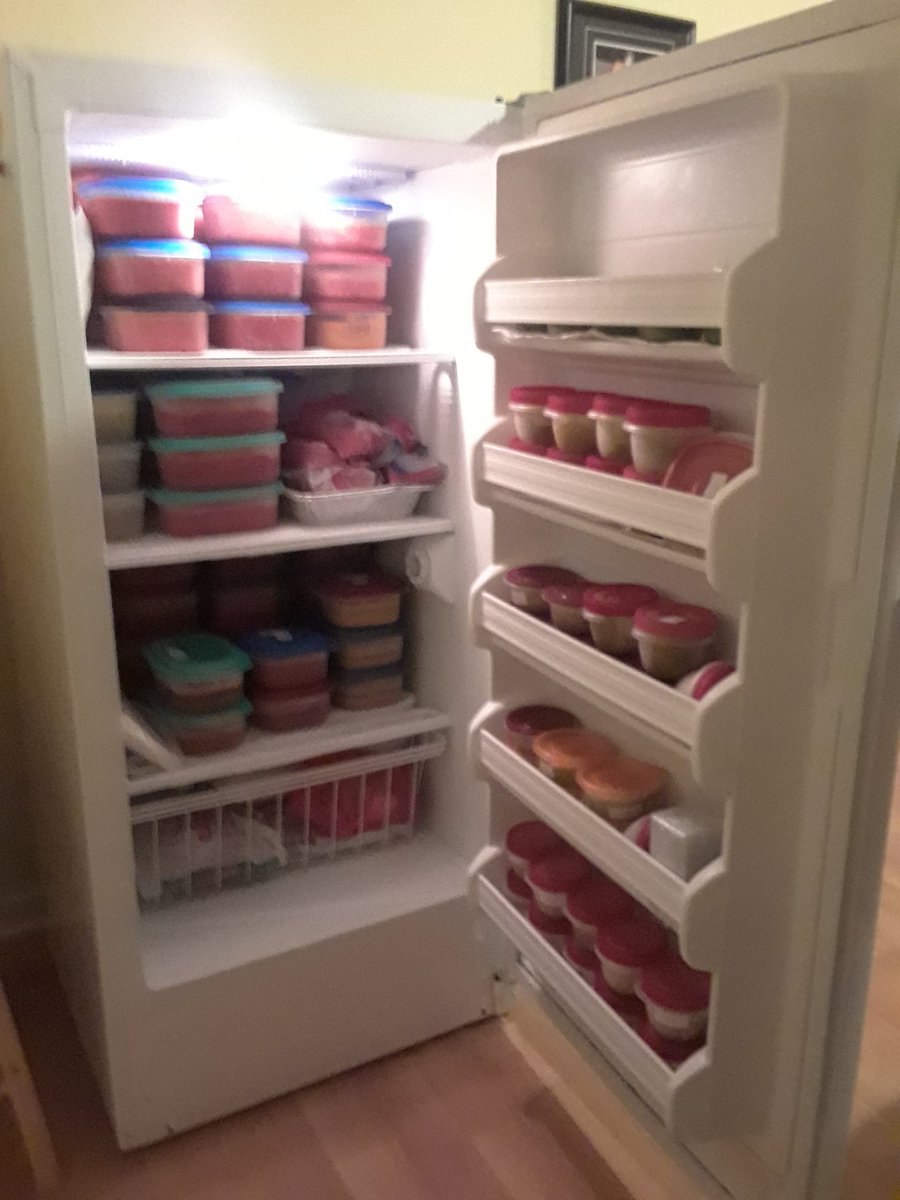 SMarandola's tweet photo. Mom: "Sabrina, I'm dropping off soups in your freezer. I have NO space in my house."
This time, she was actually not exaggerating π²ππ€£ #autumnproblems https://t.co/LnujLzbXFw