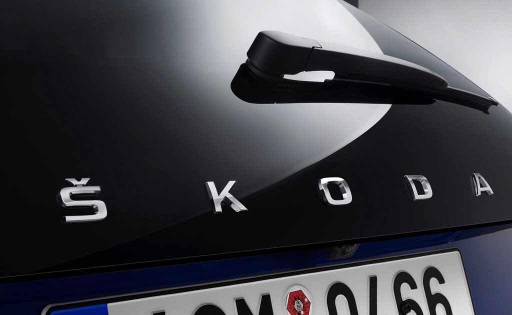 AutomobileActus's tweet photo. #News - @SkodaFrance a officialisé le nom de la remplaçante de la #Rapid et de la #RapidSpaceback, annoncée par le concept #VisionRS dévoilé au @MondialAuto 2018 : elle s’appellera la #SkodaScala ! RDV d’ici fin 2018 pour la découvrir ! https://t.co/IuBO8MKAyQ