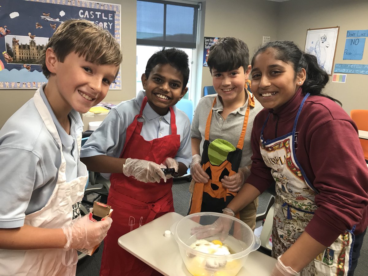 ktcastle87's tweet photo. @CAgrade6 students adjusted a recipe using proportions.  Now we are making the cookies to donate to Faith Mission!  #realmath https://t.co/VlDM46uhEb