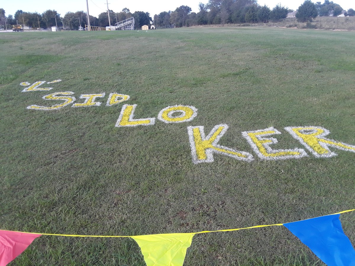 zshock29's tweet photo. Tomorrow we honor four outstanding xc seniors. Junior high races start at 4, varsity races at 4:45 @DHS_WCPride @DHSSTUDENTSEC19 @dhsproud https://t.co/FxZxHkM2B8