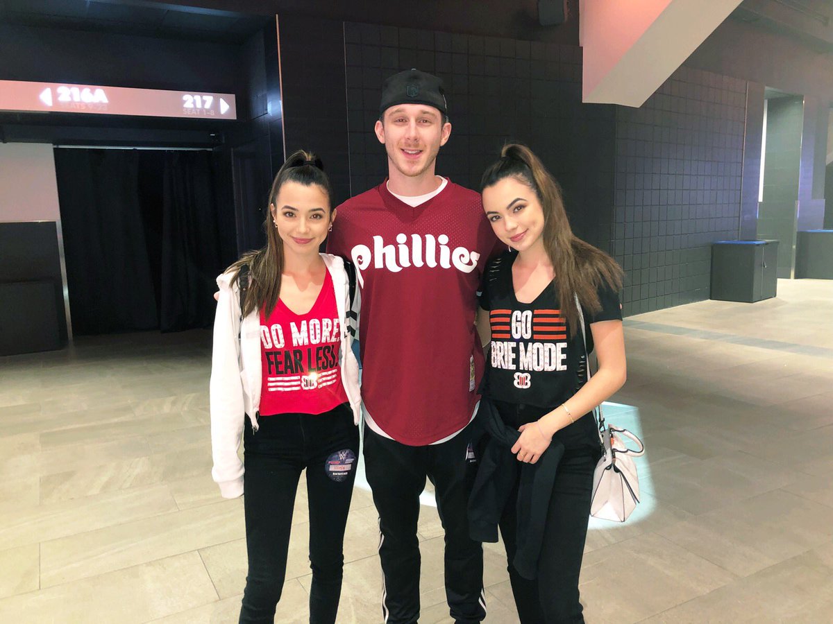 RyanAbe's tweet image. having such a great night tonight with the dolan twins!