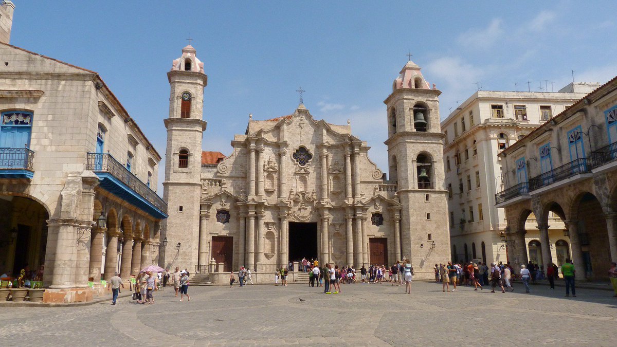 trekuba's tweet photo. La agencia #TREKUBA ofrece un amplio recorrido por los lugares turísticos más importantes de La Habana Vieja y La Habana Moderna. Síguenos para recibir grandes ofertas. https://t.co/4qH8C6b0Ch