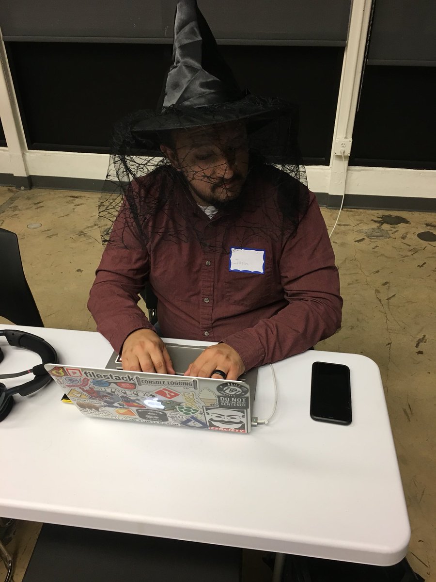sacodechallenge's tweet image. Trick or Treat! Code and Beat!
Coding Challenge starts at 7pm!
Winners of the amateur coding challenge and the professional coding challenge take home spooky prizes 🏆🎃👻