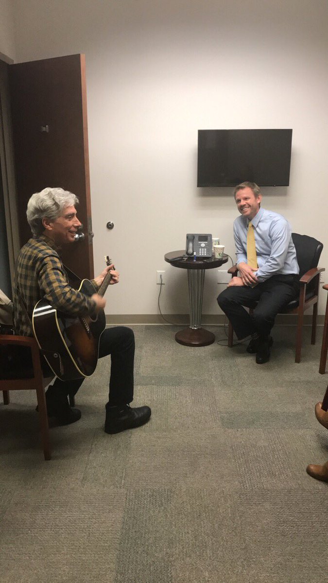 votepaulwalker's tweet photo. I’m hanging out in the green room before @KET Kentucky Tonight with @hank4ky #BlueWave https://t.co/7jZ9Nhr5Jw