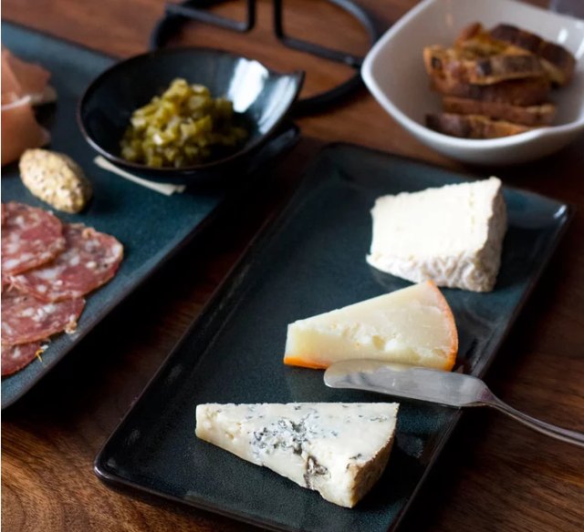 MieleUSA's tweet photo. 5 Things That Separate a Good #CheeseBoard from a Bad One, According to a Fromagère https://t.co/3p0r3qYavA via @foodandwine #cheese #entertainment #entertainmenttips https://t.co/egSluREFDP