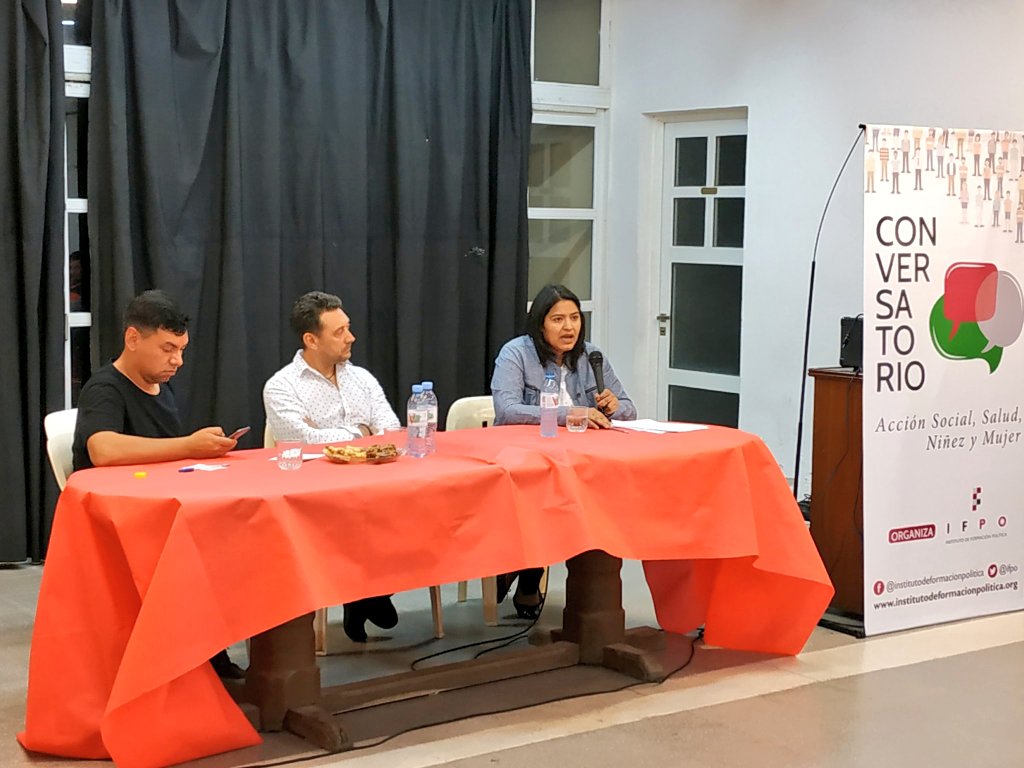 teresita_ok's tweet photo. En Villa Constitución, Santa Fe, en el Conversatorio sobre Acción Social, Salud, Niñez y Mujer, organizado por @ifpo dialogamos acerca de la histórica sesión de IVE. 
Sensaciones encontradas al comparar las realidades legislativas e institucionales con mi provincia. https://t.co/IHWwqctCbP