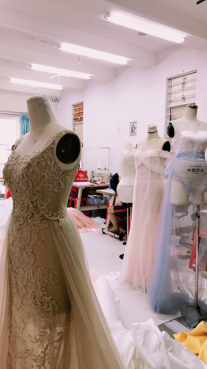 ✓#Designweddingdress #prom #eveningdress #partydress #nightdress #flowergirl #brides #bridal #mayáocưới #mayáodàicưới #mayáodạhội  #weddingdressbangkok
#cnweddingdressfashionbangkok
#address1564Latphrao #soi52latphraobangkok