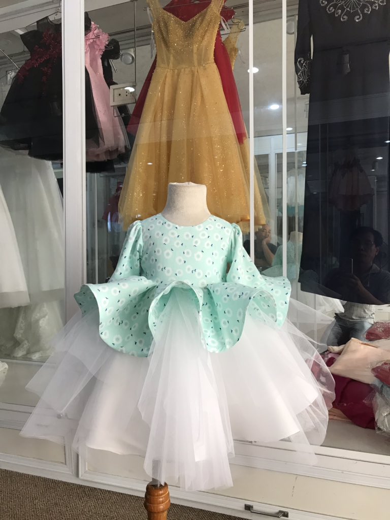 ✓#Designweddingdress #prom #eveningdress #partydress #nightdress #flowergirl #brides #bridal 
✅🇻🇳120/4 Trần Huy Liệu P 15 PN HCM
👉Tel Line Zalo (66)656 103 337 ✅🇹🇭at 1564 Lat Phrao Bangkok Thailand :
👉: evening dress
👉Make to order 
👉Fanpage : @designweddingdress