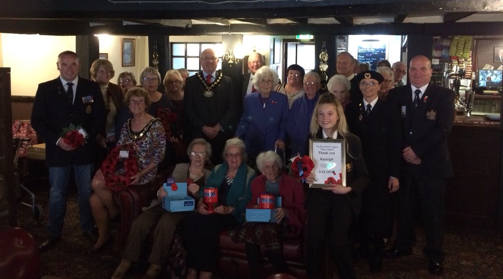 trudydavies1964's tweet image. Royal British Legion Llanidloes Ladies Section - Branch 
Poppy Appeal Launched.         #TurnOurTownRed for remembrance #Legion #PoppyAppeal #CountdownToPeace
#IAA18 #Llanidloes at #Woosnam #ShopLocal #charitygiver @betterRetailing #NFRN @NFRN_Online @IAAcademy @retailexpress
