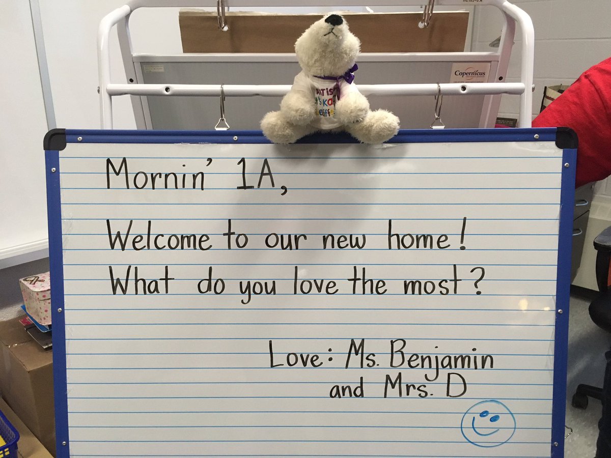 tikkotravels's tweet photo. It was an honour to join @TonyPontesPS as they moved into their new @PeelSchools building #TPPSFirstday #AutismAwareness https://t.co/8fBmCRPkn3