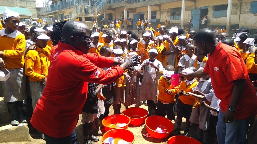 SamuelOsoro4's tweet photo. Global Handwashing Day celebrations as we teach the children the importance of handwashing and how to wash hands properly with soap to eradicate communicable diseases. #Hi5ForHandwashing,#SWP2018, #LifebuoyKenya,#HelpAchildReach5 https://t.co/JMIOH5syId