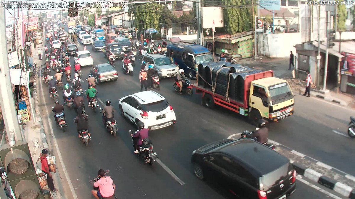 07.00 wib lalin indoporlen tambun menuju Bekasi maupun cbtg terpantau ramlan. kendalikan kecepatan kendaraan anda  <a href="/DitlantasPhbd/">Ditlantas Phb Darat</a> <a href="/bptj151/">BPTJ 151</a> <a href="/infoll/">infoll</a> @Humas_Bekasi @tmcrestrobekasi <a href="/urbancikarang/">URBANCIKARANG.COM</a> <a href="/RadioElshinta/">Radio Elshinta</a> <a href="/RadioDakta/">DAKTA MEDIA</a> <a href="/_beritacikarang/">Berita Cikarang</a> @mnctrijayafm