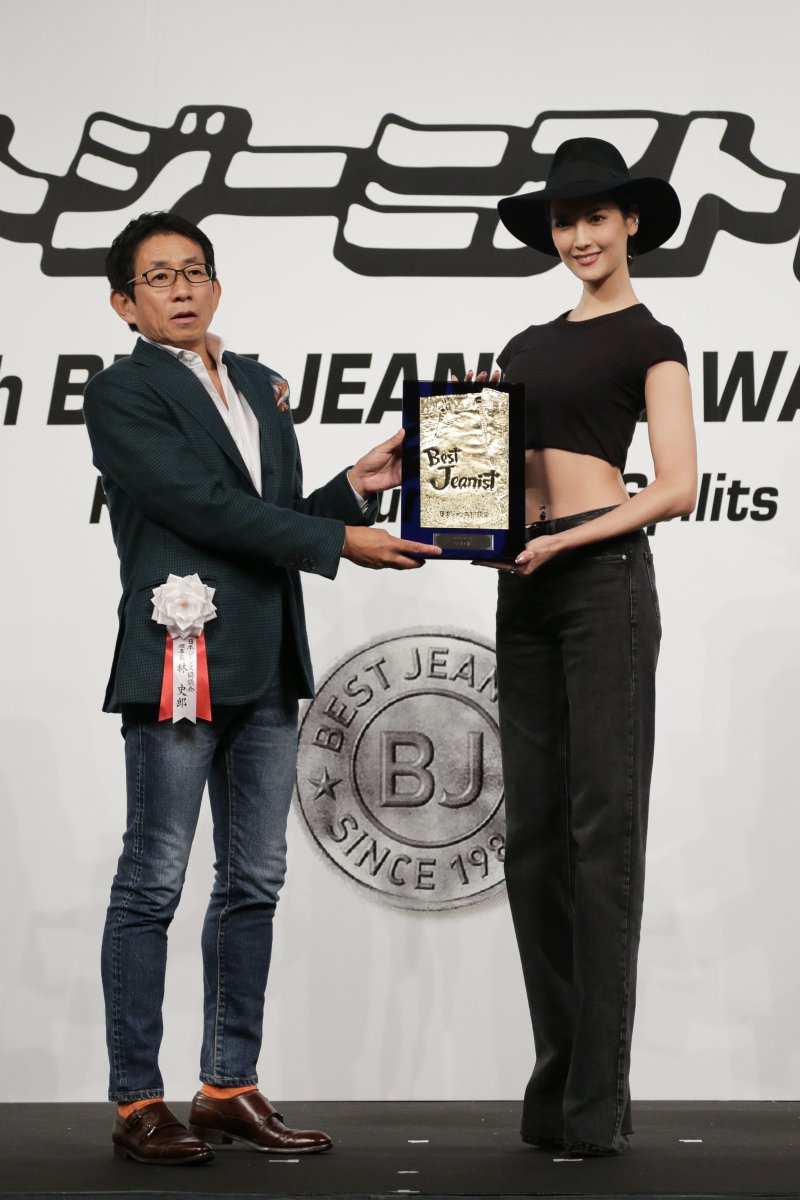Fashionsnap Com ベストジーニスト賞 18 菜々緒が殿堂入り トラッドスタイルの中島裕翔 大胆スリットの 長谷川潤 高橋一生らが受賞式に登場 T Co Vnt48emkyk Fashionsnap Com ベストジーニスト賞 18 菜々緒が殿堂入り トラッドスタイルの中島裕翔 大胆スリットの 長谷川潤 高橋一生らが受賞式に登場 T Co Vnt48emkyk
