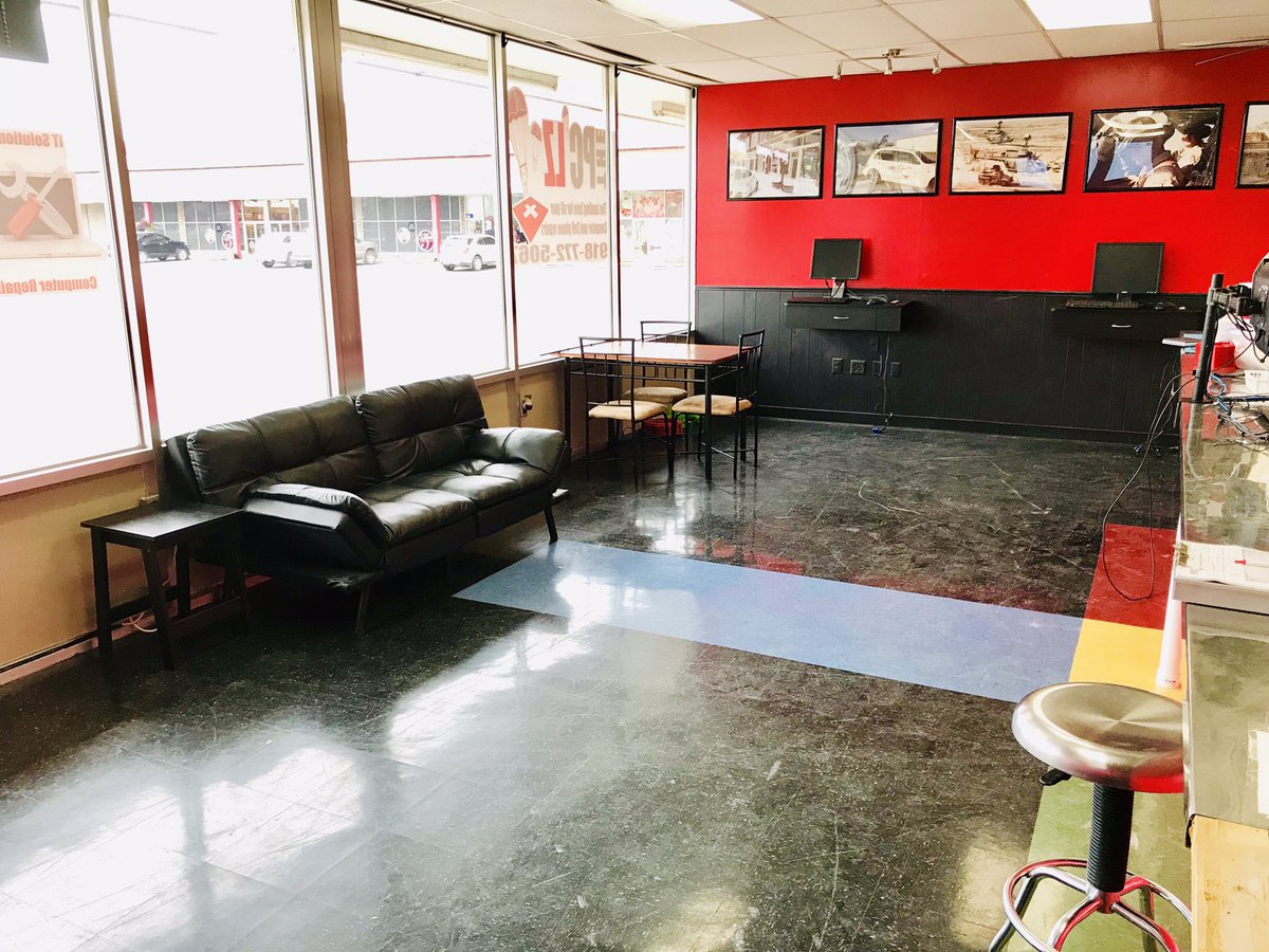 pclztahlequah's tweet image. We are open for business! Now next to GNC in the Stage shopping plaza! Come see us for all your Computer and Cell phone repairs!