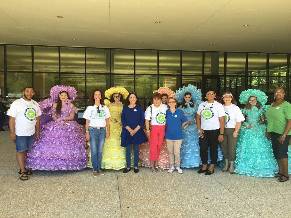 MobileDAoffice's tweet photo. The Bullying Prevention Week Kick Off Event was a SUCCESS! We want to give a HUGE shout out to the Mobile County Coalition Against Bullying and the West Regional Library for hosting such a great event! #BeKindBeCool #BullyBlocker #BullyingPreventionWeek https://t.co/mIEhFulYFj