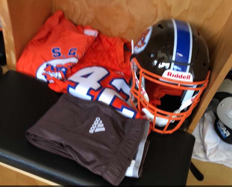 LAFBReport's tweet image. 🚨🚨THIS IS NOT A DRILL!! 🚨🚨
.@adidasFballUS has partnered with @UHScubathletics to bring the SCLSU MudDogs to life! To celebrate the 20th anniversary of the film, the Cubs will wear this ‘Waterboy’ inspired uniform Friday night vs Mentorship! #LAHSFB #MyMamaSaid