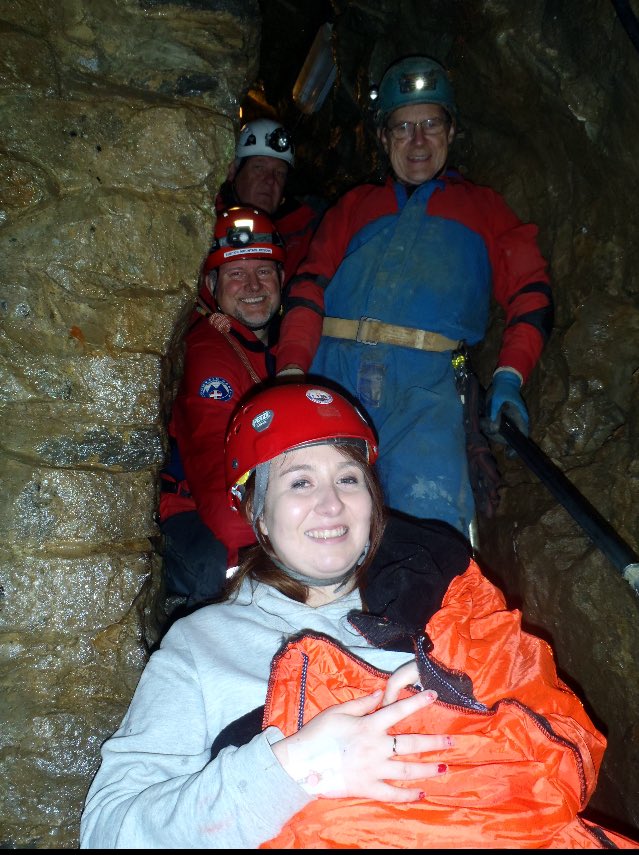 Jennieellenrose's tweet photo. Well after 3 days of intense agony I’m finally on the mend. I am extremely thankful to the wonderful  @edalemrt @Buxton_MRT @Derbyshire_CRO and paramedics who quickly responded to the call at Blue John cavern! Only me as a geology student could break my leg down in a cave! https://t.co/OOHDdFe8qz