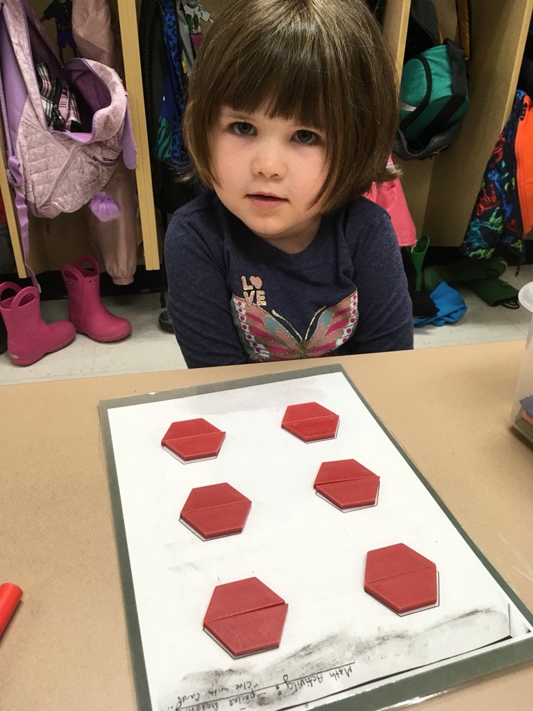 chapmajo55's tweet image. How to make a hexagon! Composing and decomposing shapes. @crgummow @kprearlyyears #KPRisAwesome #scopeandsequence