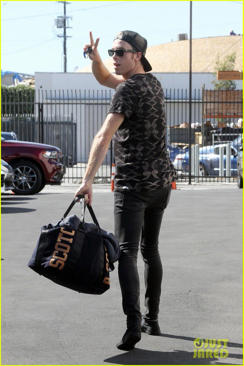 RikerInfoBR's tweet photo. [FOTOS]: Riker em Los Angeles para os ensaios do DWTS! (11.10.18) https://t.co/rJKTK3tKQ8