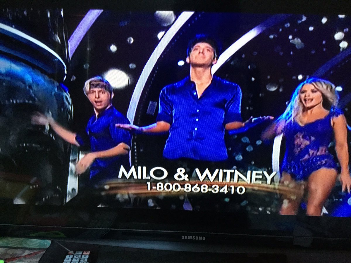 RikerInfoBR's tweet photo. [FOTO]: Riker, Milo e Witney antes da apresentação no DWTS! | via: @TrencherR5er https://t.co/8nTEWzIh7z