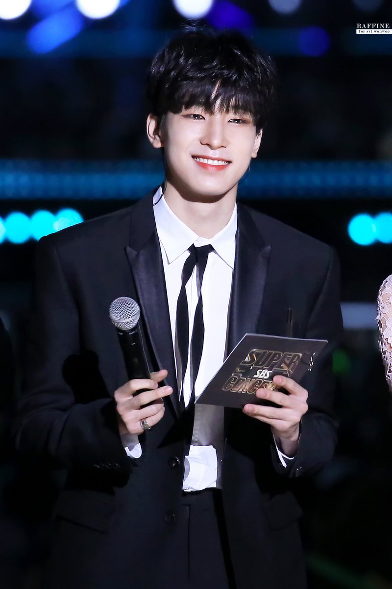 raffine_svtww's tweet photo. HQ) 181014 BBQ 슈퍼콘서트
멋쟁이 전엠씨🐱🎩✨
#원우 #WONWOO #ウォヌ #SEVENTEEN @pledis_17

https://t.co/87KeO5qLOD
https://t.co/9nQn60ywhj
https://t.co/WWmlWXfVbQ
https://t.co/3mXkQgERhZ https://t.co/N0E8tZuIns