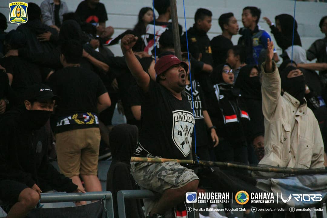 persibafc_media's tweet photo. Terima kasih kami sampaikan kepada seluruh elemen, pencinta dan pendukung Persiba yang telah mendukung tim Balikpapan selama bergulirnya Liga II 2018.  

#kamipersiba
#persibabangkit
#dlmd https://t.co/l8eO2z8YD4