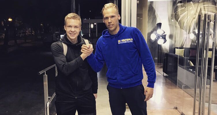 Martins_Berzins's tweet photo. Valmieras/Rūjienas basketbola pārstāvji Ojārs Bērziņš @ALEK4YS (@UCAMMurcia) 🤝 Jānis Bērziņš @Bonis_JB (@bkventspils) Mursijā 🇪🇸! #OB44 #JB31 #BasketballCL https://t.co/8UvZDJbfOd