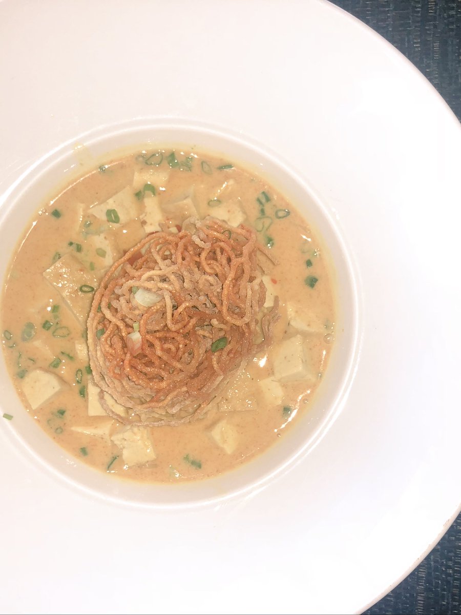 BeachRepublic's tweet photo. Beach Republic’s Signature Khao Soi available from 11am daily #beachrepublic #chilldifferent #lunch #lunchin #thai #food #chaingmai #noodles #chicken #tofu #foodie #food #lunchmenu #daytimemenu #lamai #kohsamui #thailand https://t.co/y6CgVX467r