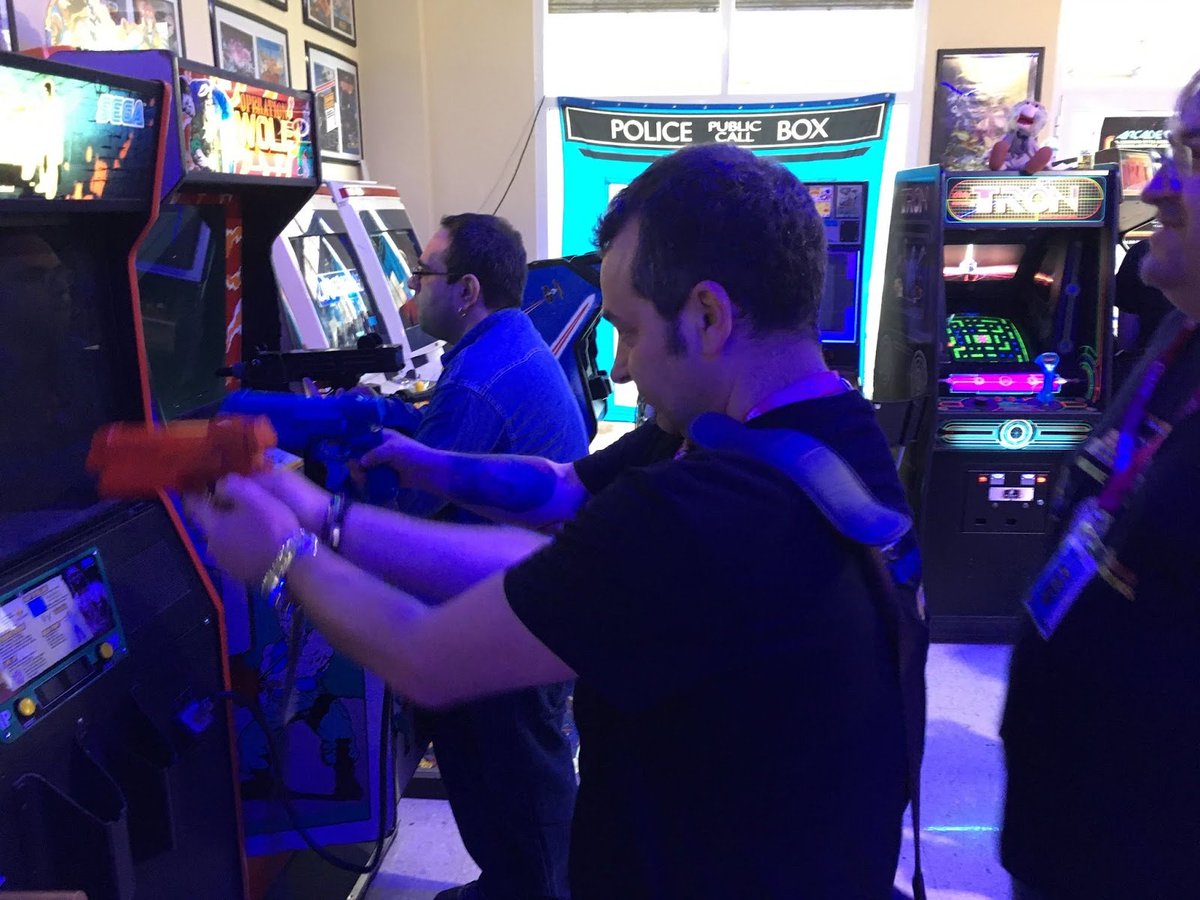 RetromaniacMag's tweet photo. Arcade Vintage celebra su quinto aniversario este fin de semana: https://t.co/m4Exnxcv83 🥳🍾🎉 @Arcade_Vintage #arcade #recres https://t.co/t4pNouKQYk