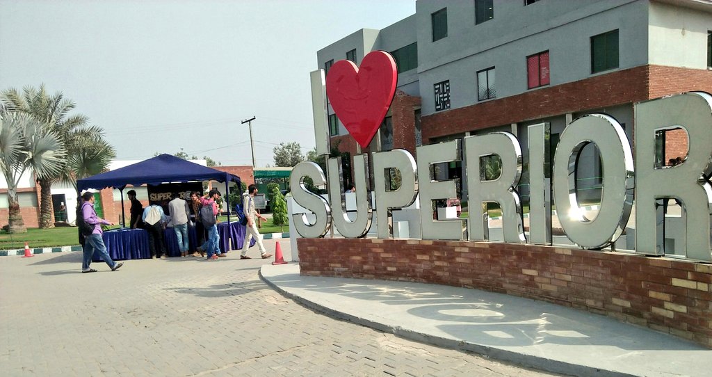 StudentSuperior's tweet photo. Registration desk is welcoming super heroes for graduation ceremony #SuperheroJourneyBegins https://t.co/ULXAw6bgRB