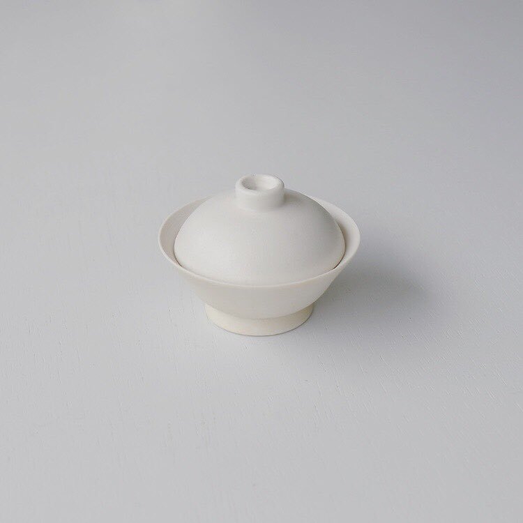 hs_kakimoto's tweet photo. 蓋碗の佇まい◎
今日も良い一日に...
・・・
#吉田次朗 #jiroyoshida #pottery #potter #蓋碗 #器 #中国茶 #台湾茶 #暮らしを楽しむ #今日も良い一日に #StylingSpacebyHS #奈良HS #HS奈良店 https://t.co/7IzoB42jh8