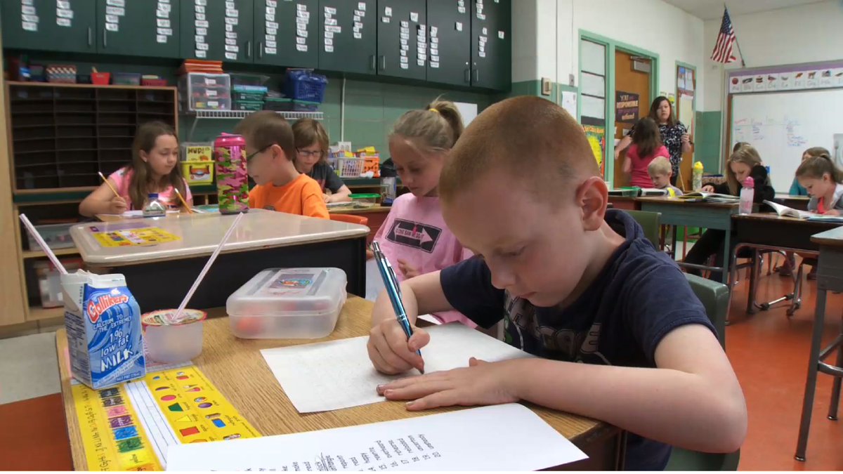 edutopia's tweet photo. Tip: Have students capture their (sometimes random) “I wonder” questions in a notebook—and use those questions to plan future lessons. https://t.co/mbMG1kim0y https://t.co/JvPOy5pOvV
