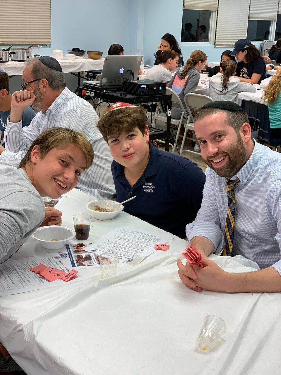 NatanBReal's tweet photo. Beautiful Kol Torah tonight at @BMA_5300 Family Mishmar! How fitting to learn about the Mitzvah of Se'udat Shabbat, and so many families - no Chulent left. Now, THAT is Oneg. https://t.co/87aWllX0md