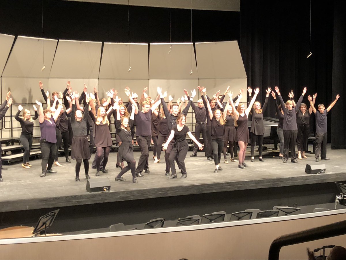 MrJenkins1's tweet photo. Nice work to all of tonight’s grand opening performers. Great to be apart of such a great community!!Thank you @BomanFineArts @ForestCityIA @fcdar @Waldorf_U @fchsmarching https://t.co/Zv5YKjOFTi