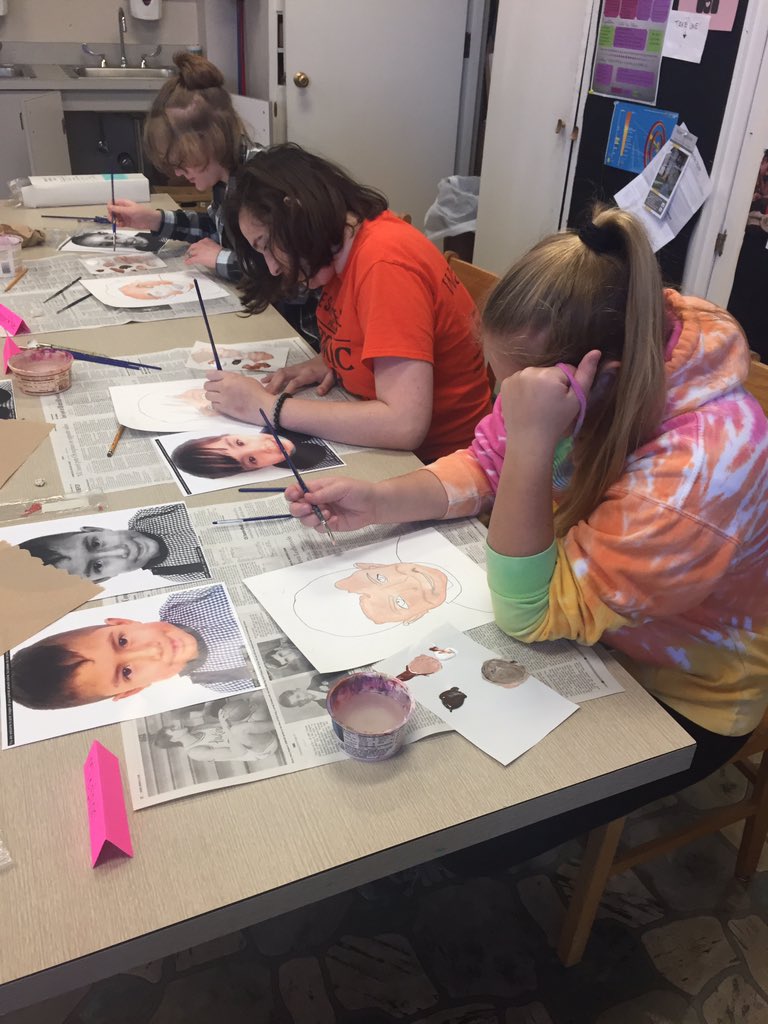 MercyArtDept's tweet image. Painting memories for adorable 3 year olds from Colombia on #DofD @MercyHighSchool #TheMemoryProject #shareyourtalents