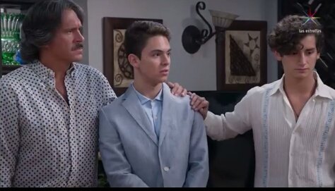 DaniArenasCol's tweet photo. Dios como me cae de mal la anciana decrépita de doña Imelda 👵😡😡 como trata de mal y humilla a todo el mundo a hora echo de su casa a Julieta por decirle sus cuantas verdades pobre Temo y mis Oppas 😡😢💔👊 viendo el #Cap71 #MMTF2 @MiMaridoFamOf @@DanArenas @zuriavvega https://t.co/XfZTguY9TY