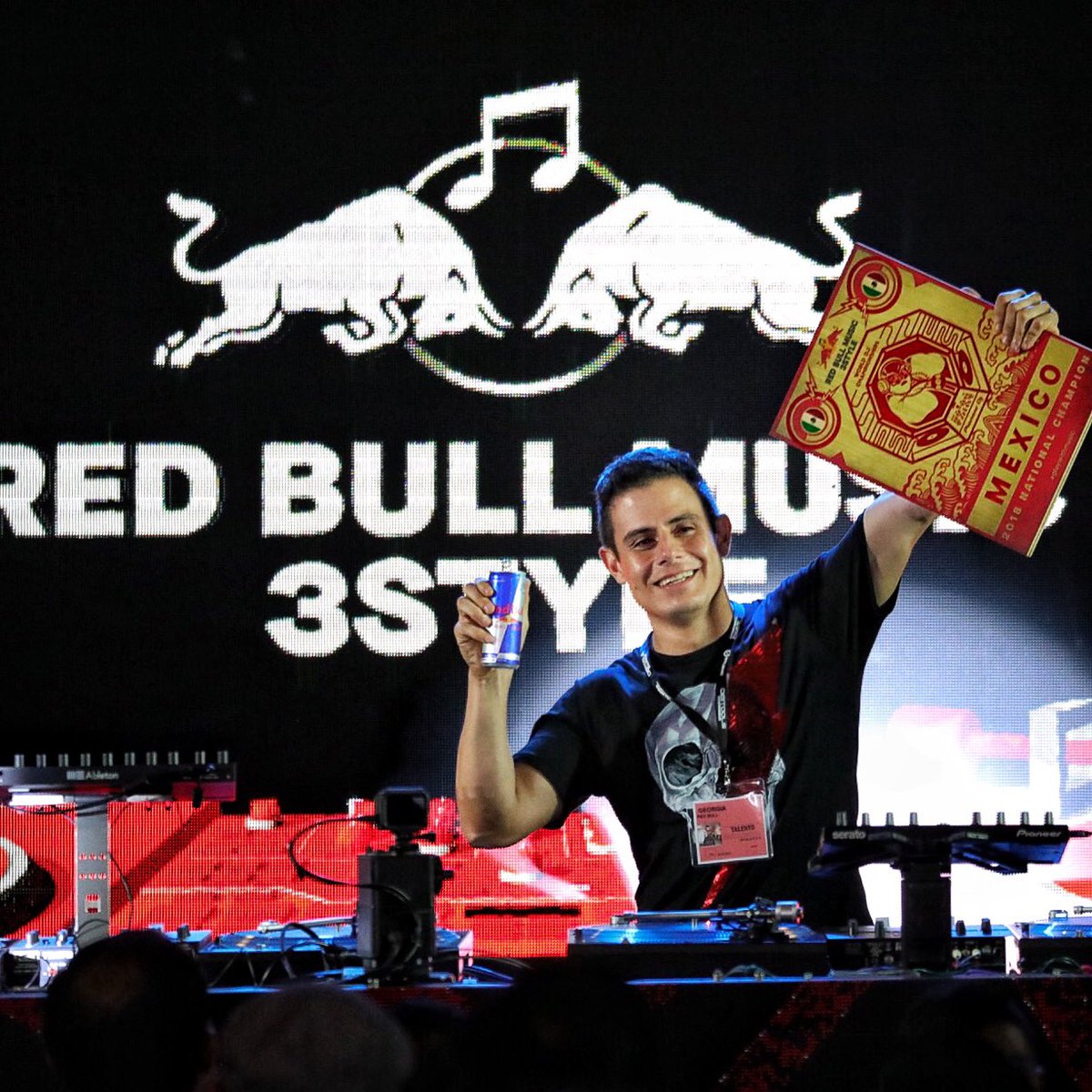 Tenemos campeón nacional de <a href="/RedBull3Style/">Red Bull 3Style</a>. Mucha suerte en la gran final Dj Georgia.