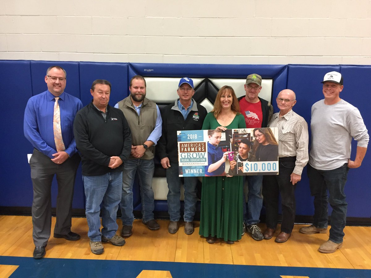 NENprincipal's tweet photo. Celebrated @NEN4thgrade and local farmer’s work to bring $10,000 to our school! Proud to be a Bluejay! https://t.co/qBzocFS9xf